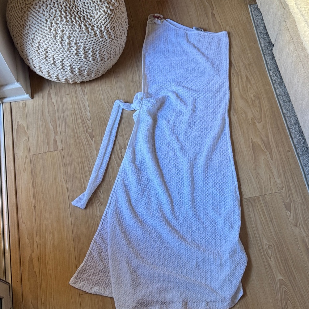 MOEVA Textured white dress